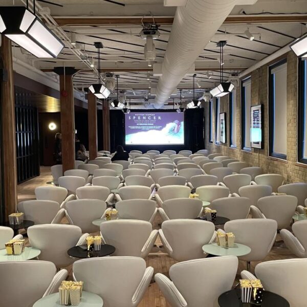 SS-352 | BUTTERFLY CHAIR WHITE