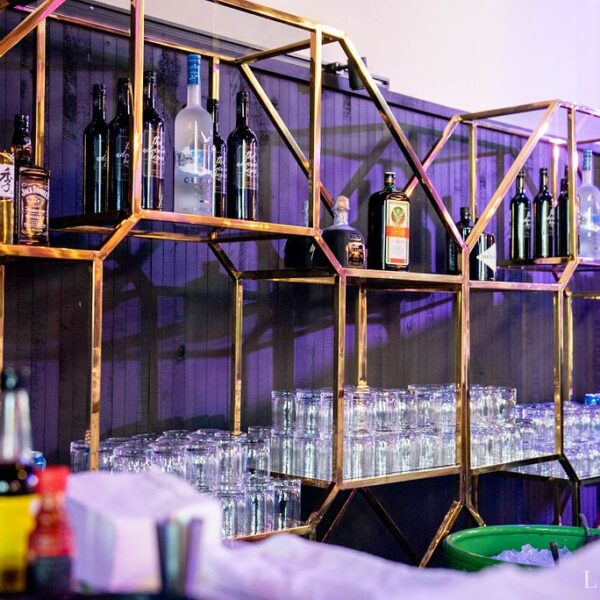 BAR-052 | GEO OCTAGON WINE SHELF GOLD FRAME CLEAR PLEXI