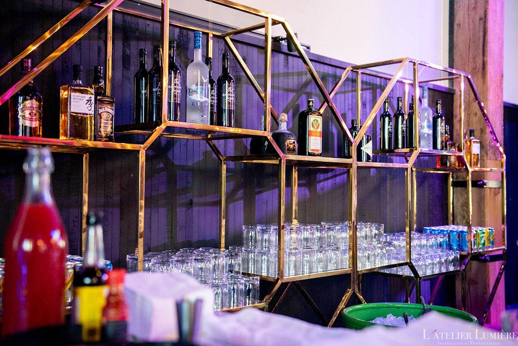 BAR-052 | GEO OCTAGON WINE SHELF GOLD FRAME CLEAR PLEXI