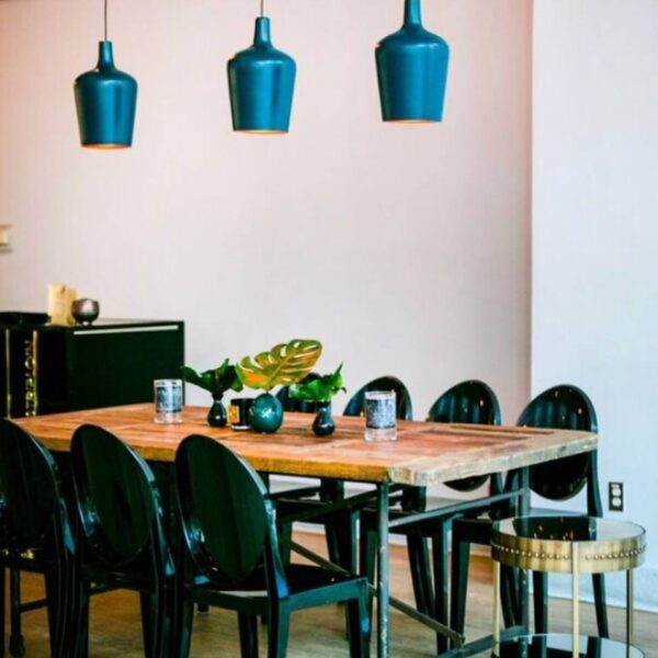 CH-009 | BLACK ACRYLIC ROUND BACK CHAIR