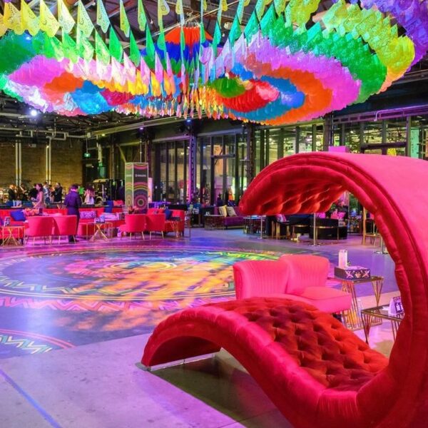 SS-382 | TUFTED LUNA LOUNGER RED