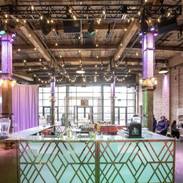 BAR-062 | 8FT GEO GEM BAR GOLD FRAME BAR WHITE PLEXI