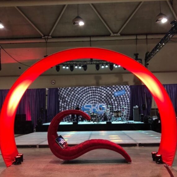 SS-382 | TUFTED LUNA LOUNGER RED