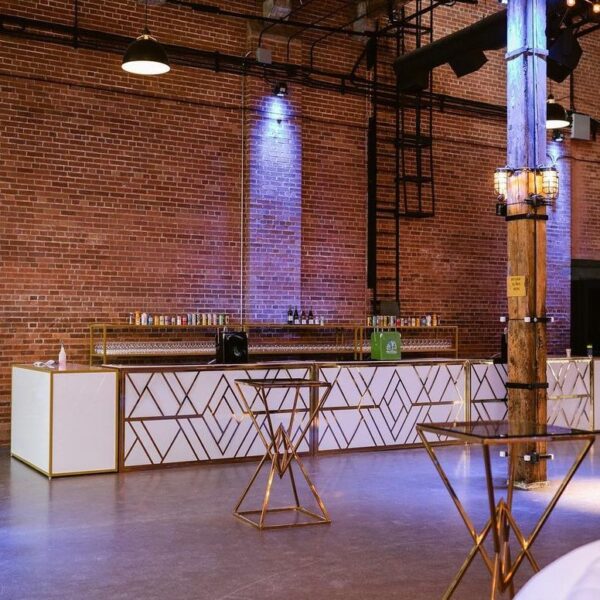 BAR-062 | 8FT GEO GEM BAR GOLD FRAME BAR WHITE PLEXI