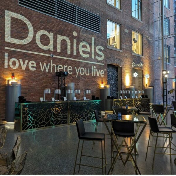 BS-009 | PITT BARSTOOL GOLD LEGS WITH BLACK SEAT