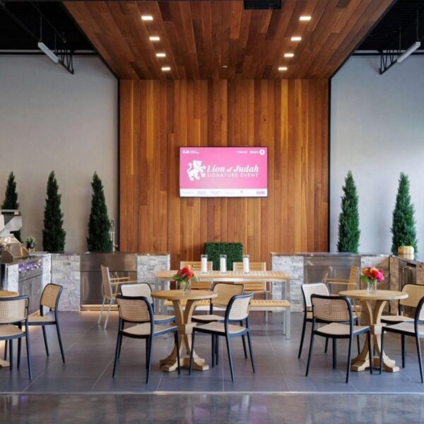 CH-141 | GRIFFIN BLACK CHAIR NATURAL CANE