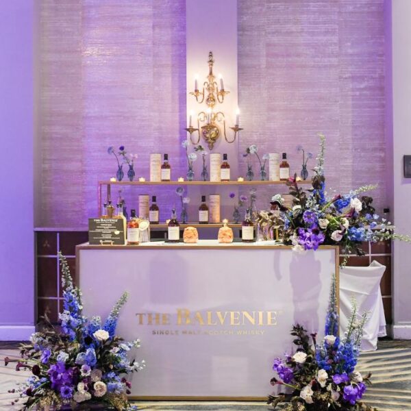 BAR-034 | 6' 6" BAR BACK GOLD FRAME WITH PLEXI