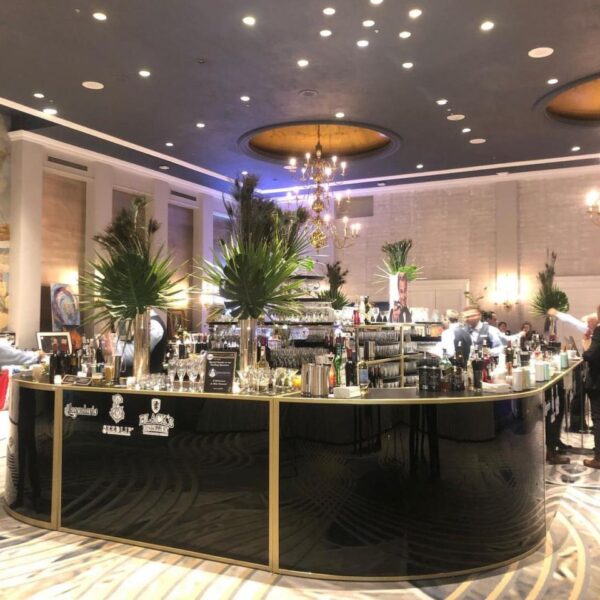 BAR-036 | 6FT CURVED BAR GOLD FRAME WITH PLEXI