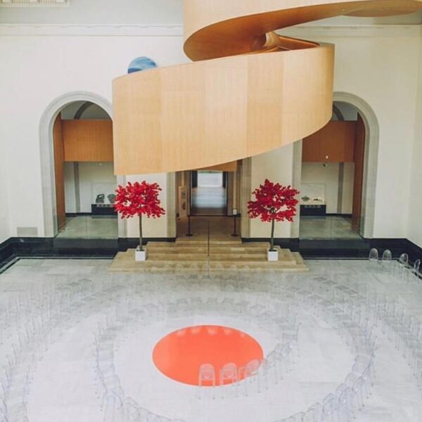 CH-003 | CLEAR ACRYLIC ROUND BACK CHAIR