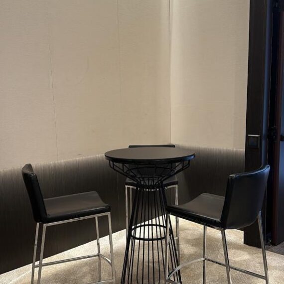 BS-006 | PITT BARSTOOL CHROME LEGS WITH BLACK SEAT