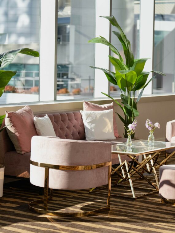 ET-052 | GEO DIAMOND END TABLE GOLD FRAME WITH CLEAR PLEXI TOP