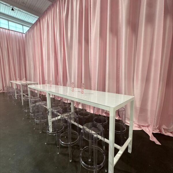 COMM-005 | SEAMLESS SKINNY COMMUNAL TABLE WHITE FRAME WITH PLEXI TOP