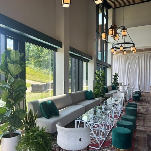 ET-056 | CC END TABLE WHITE FRAME WITH CLEAR GLASS TOP