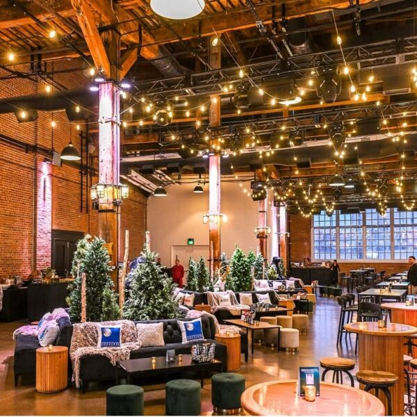 ET-075 | SYDNEY FLUTED ROUND END TABLE NATURAL WOOD