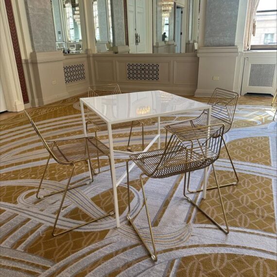 CASUAL-001 | SQ. WHITE FRAME CAFÉ TABLE WITH PLEXI TOP