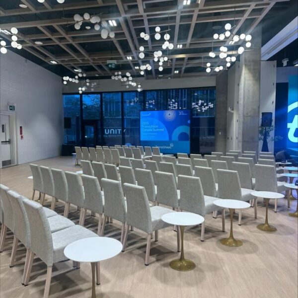 ET-092 | GOLD TULIP ROUND ACCENT TABLE WITH PLEXI TOP