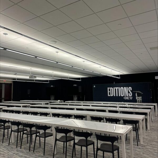 CASUAL-072 | 6FT WHITE FRAME DINING TABLE SEAMLESS WITH PLEXI TOP