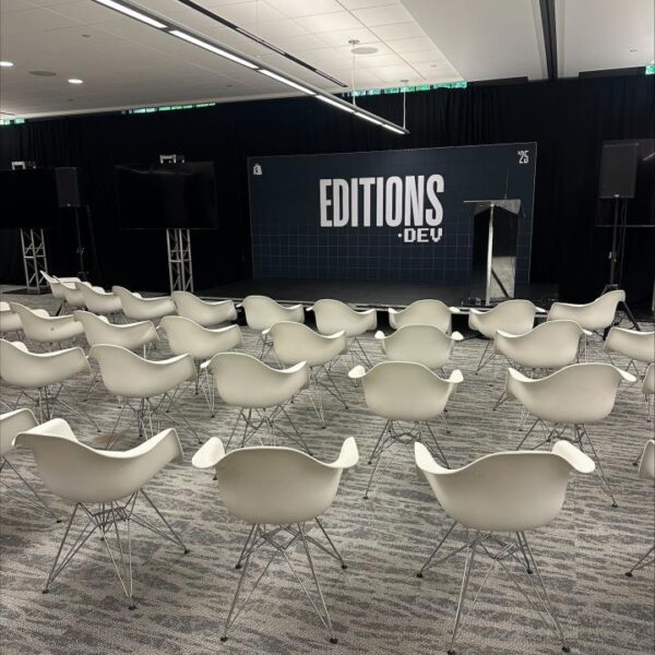 CH-058 | EIFFEL CHAIR WHITE SEAT & ARMS CHROME LEGS