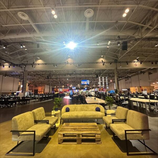 SS-635 | SQUARE SINGLE CHAIR GREY FABRIC WITH BLACK FRAME