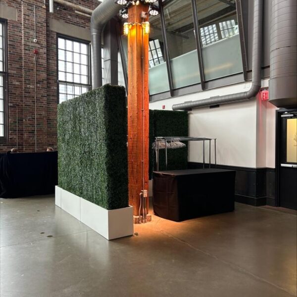 MISC-PLT-101 | 8FT CONTEMPORARY VERTICAL HEDGE