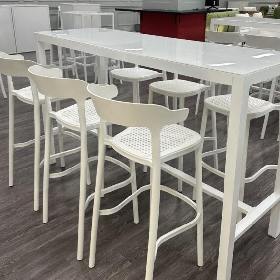COMM-006 | SEAMLESS 30" COMMUNAL TABLE WHITE FRAME WITH PLEXI TOP