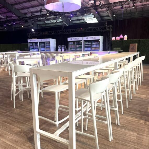 COMM-006 | SEAMLESS 30" COMMUNAL TABLE WHITE FRAME WITH PLEXI TOP