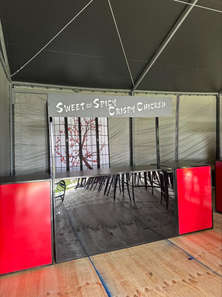 BAR-CU-004 | CORNER UNIT BLACK FRAME WITH PLEXI