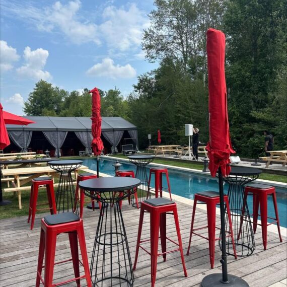 MISC-UMB-002 | RED MARKET UMBRELLA WITH BASE