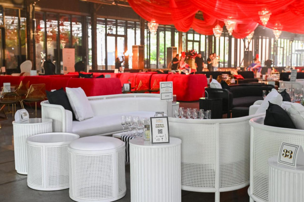 ET-073 | SYDNEY FLUTED ROUND END TABLE WHITE WOOD