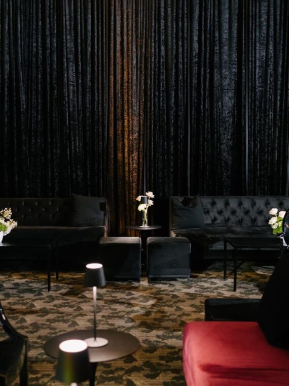 SS-520 | VELVET TUFTED BACK SOFA BLACK
