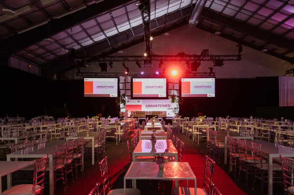 CASUAL-072 | 6FT WHITE FRAME DINING TABLE SEAMLESS WITH PLEXI TOP