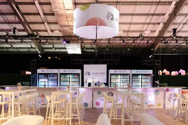 BAR-002 | 6FT BAR CHROME FRAME WITH PLEXI