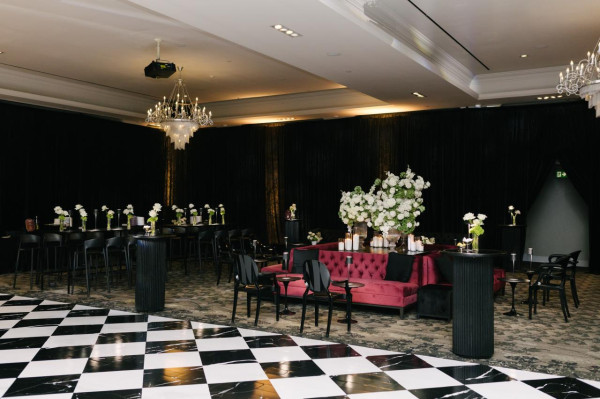 SS-521 | VELVET TUFTED BACK SOFA CRIMSON