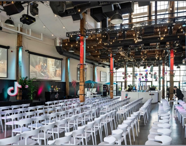 CH-130 | KELLY CHAIR WHITE