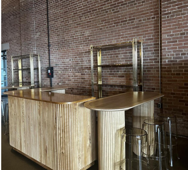 BAR-069 | GEO GATSBY WINE SHELF GOLD FRAME CLEAR PLEXI