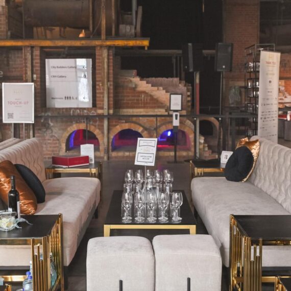 ET-057 | GATSBY END TABLE GOLD FRAME WITH BLACK GLASS