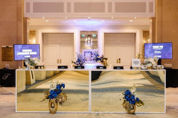 BAR-011 | 6FT BAR WHITE FRAME WITH PLEXI