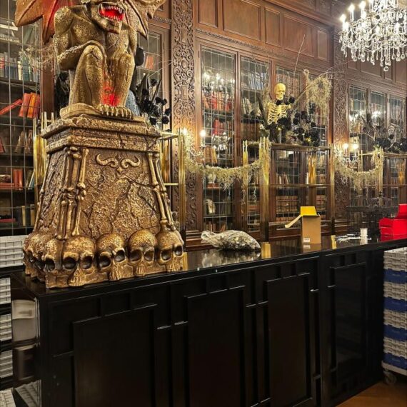 BAR-081 | 6FT GEO WINDOW BAR BLACK FRAME BLACK PLEXI