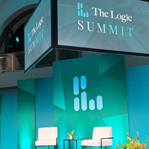 ET-043 | BLACK FRAME END TABLE WITH BLACK PLEXI TOP