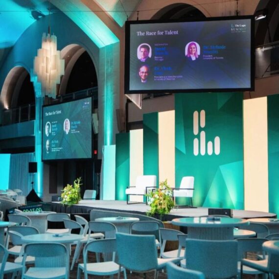 CRU-072 | SYDNEY FLUTED ROUND CRUISER TABLE WHITE WOOD