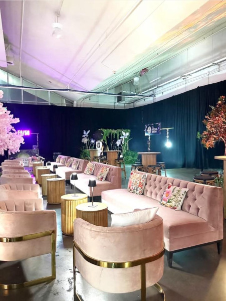 ET-075 | SYDNEY FLUTED ROUND END TABLE NATURAL WOOD