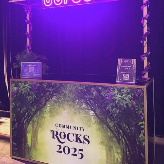 BAR-033 | 6FT BAR GOLD FRAME WITH PLEXI