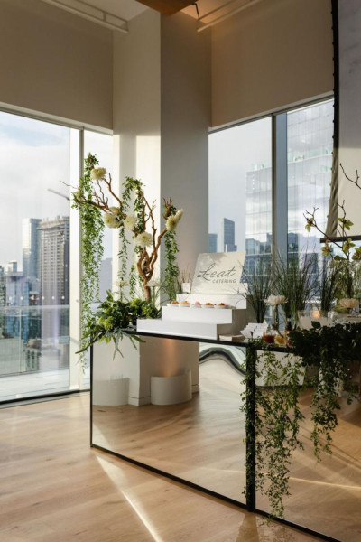 BAR-017 | 6FT BAR BLACK FRAME WITH PLEXI