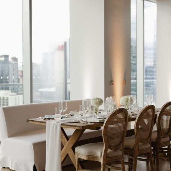 SS-592 | BK SOFA WHITE LINEN 7FT