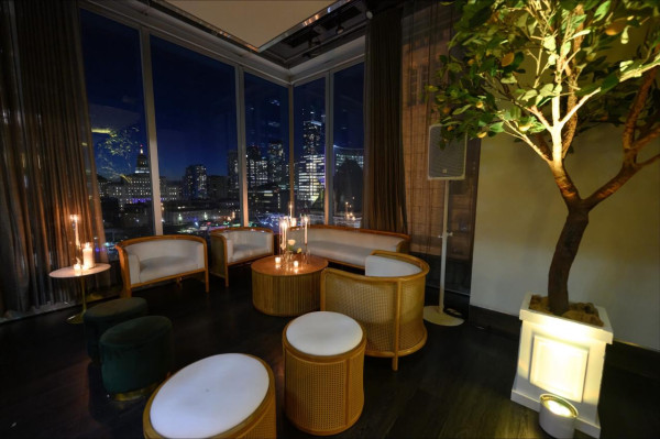 SS-623 | NAPA NATURAL CANE SINGLE CHAIR WHITE LINEN FABRIC